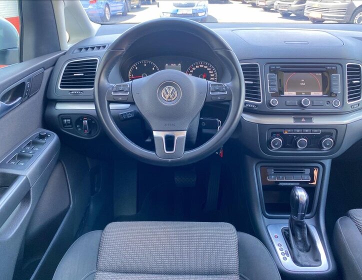 Volkswagen Sharan MPV 2,0 l 103 kw