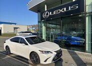Lexus ES 300h Sedan / Limuzína 2,5 l 160 kw