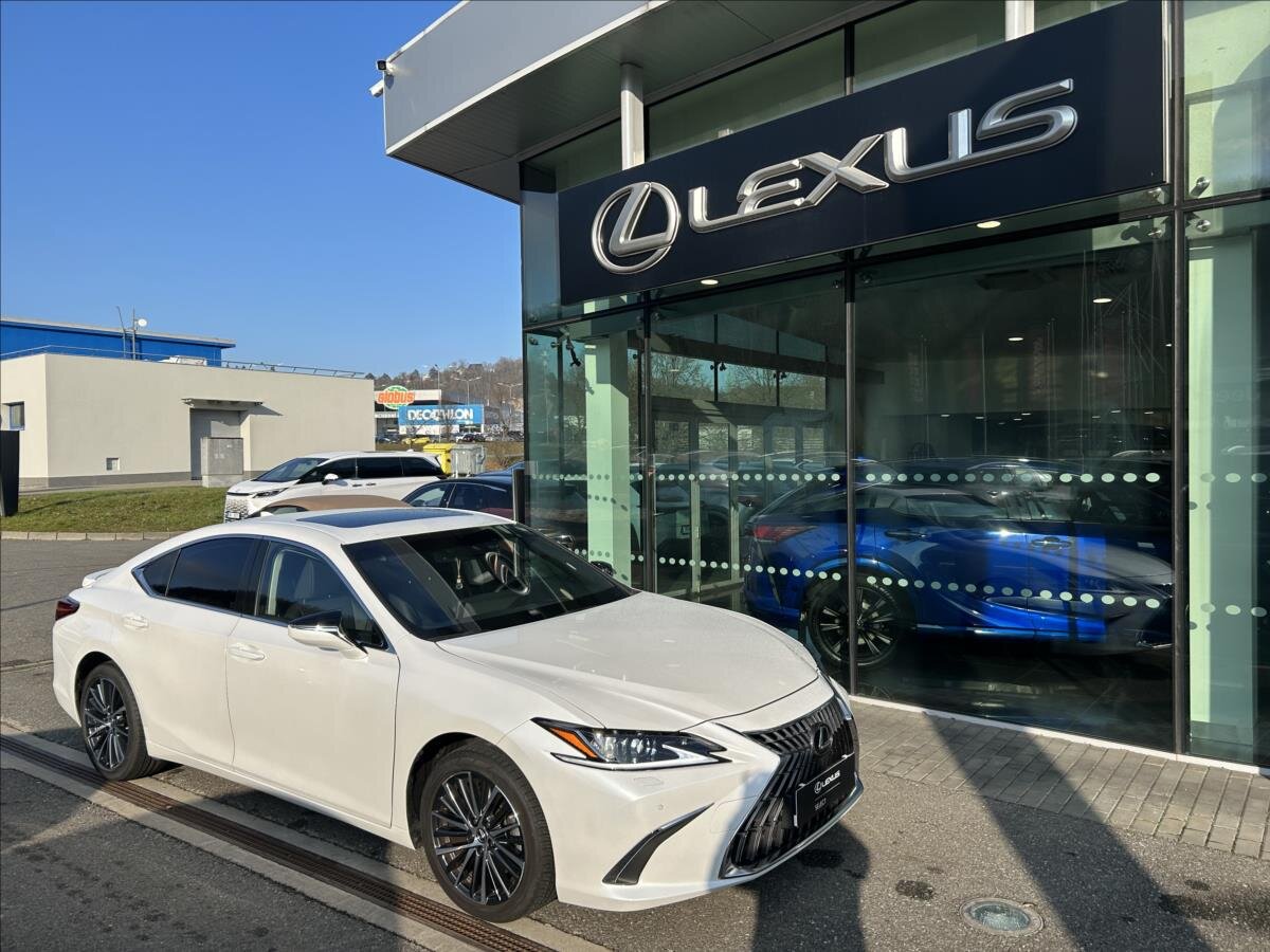 Lexus ES 300h Sedan / Limuzína 2,5 l 160 kw