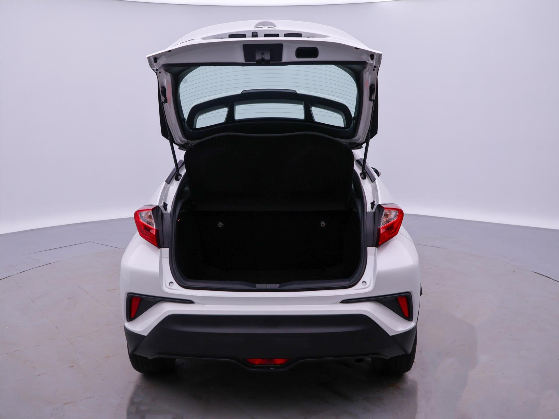 Toyota C-HR SUV / Terénní 1,2 l 85 kw