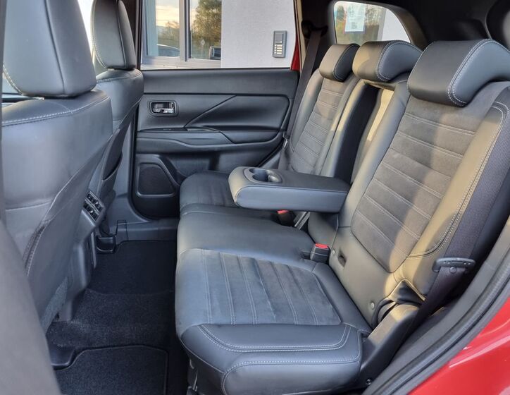 Mitsubishi Outlander 12