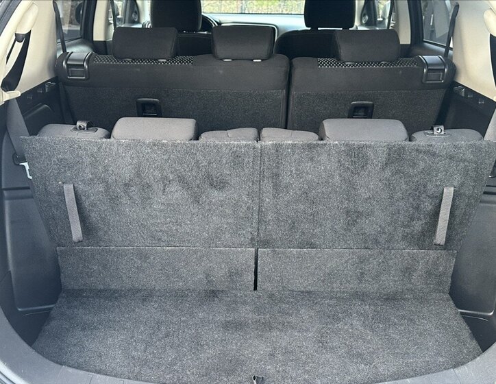 Mitsubishi Outlander SUV / Terénní 2,3 l 110 kw