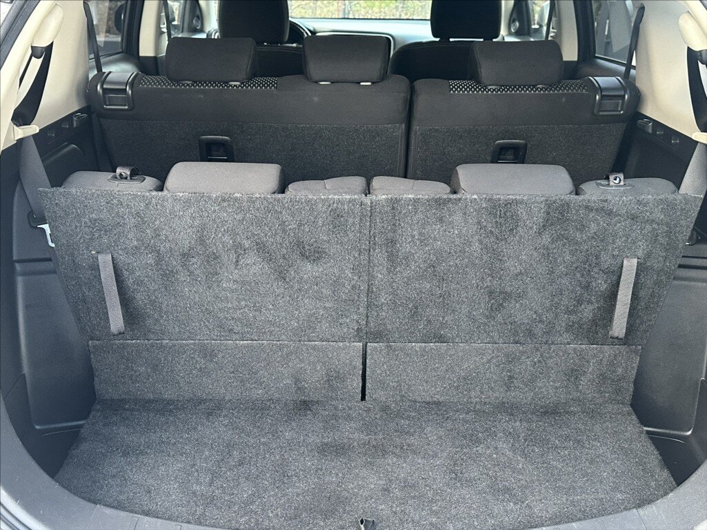 Mitsubishi Outlander SUV / Terénní 2,3 l 110 kw