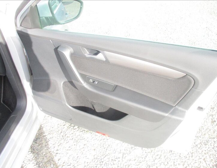 Volkswagen Passat Kombi 1,4 l 90 kw