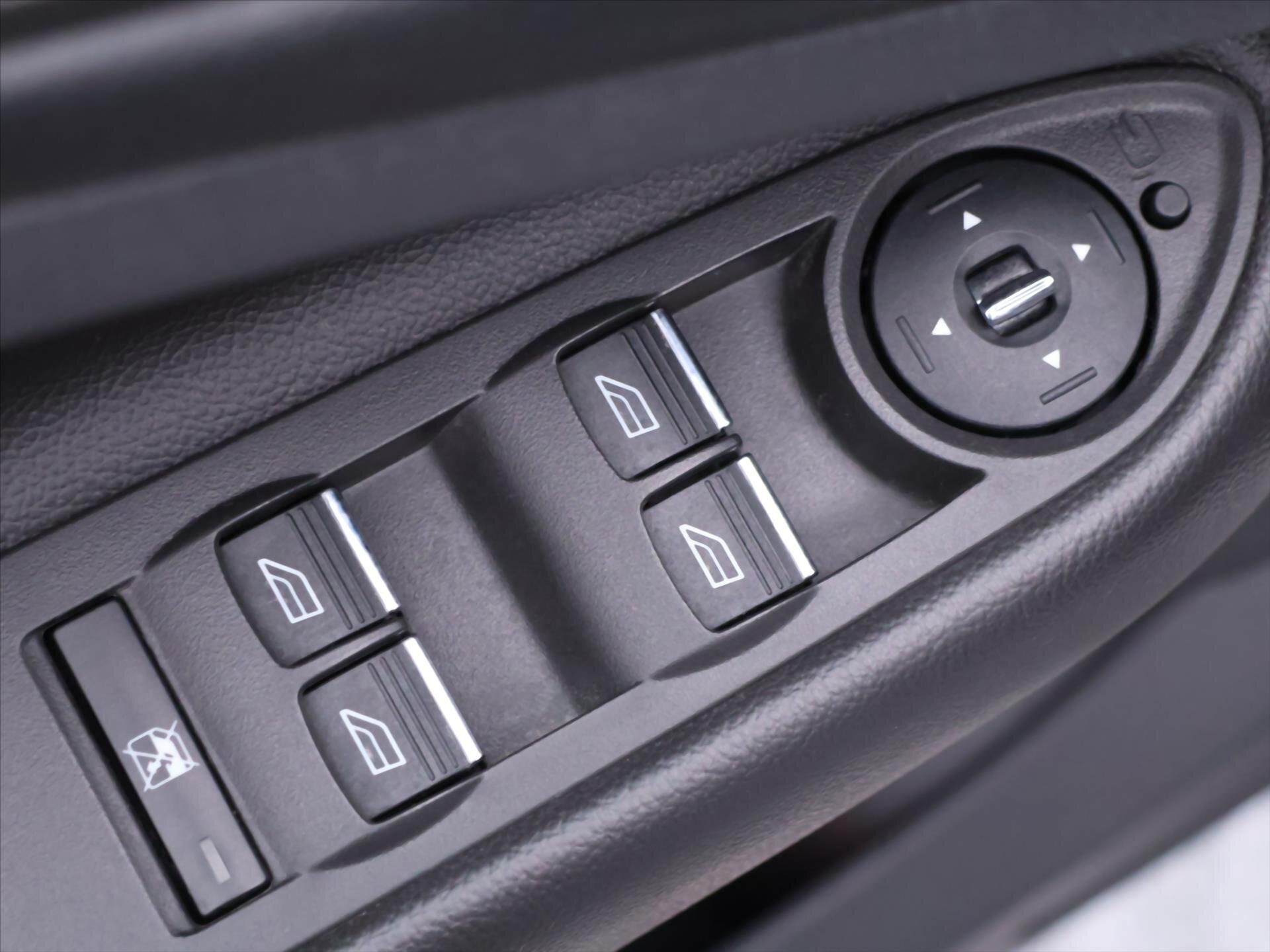 Ford Kuga SUV / Terénní 2,0 l 120 kw