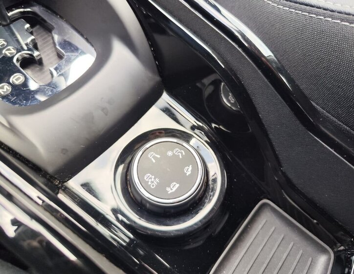 Peugeot 2008 SUV / Terénní 1,2 l 81 kw