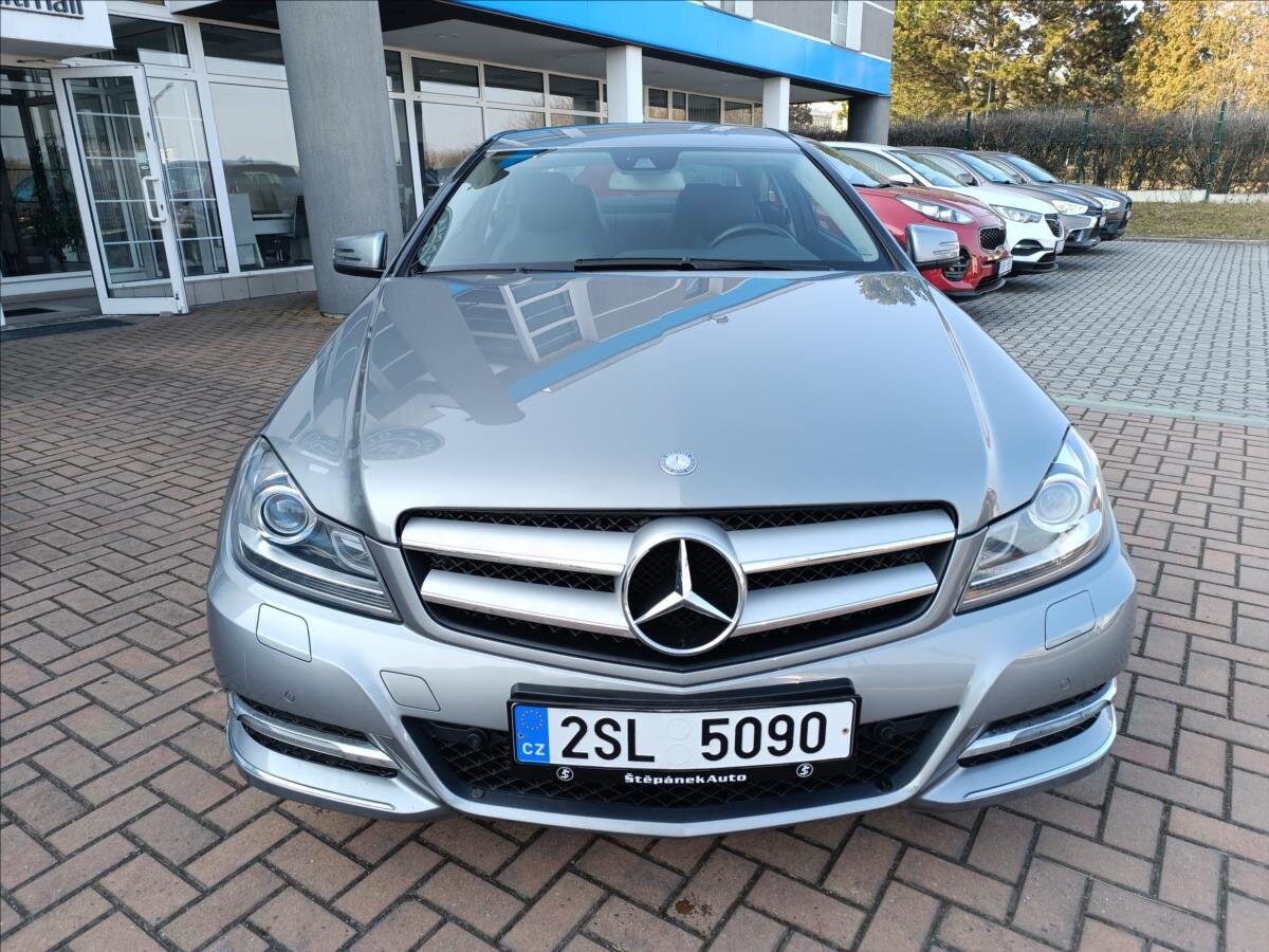 Mercedes-Benz Třídy C Kupé 2,1 l 150 kw