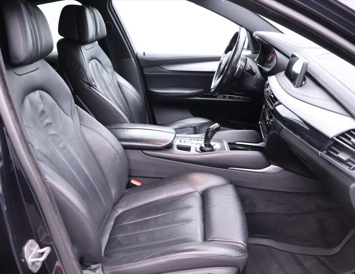 BMW X6 SUV / Terénní 3,0 l 190 kw