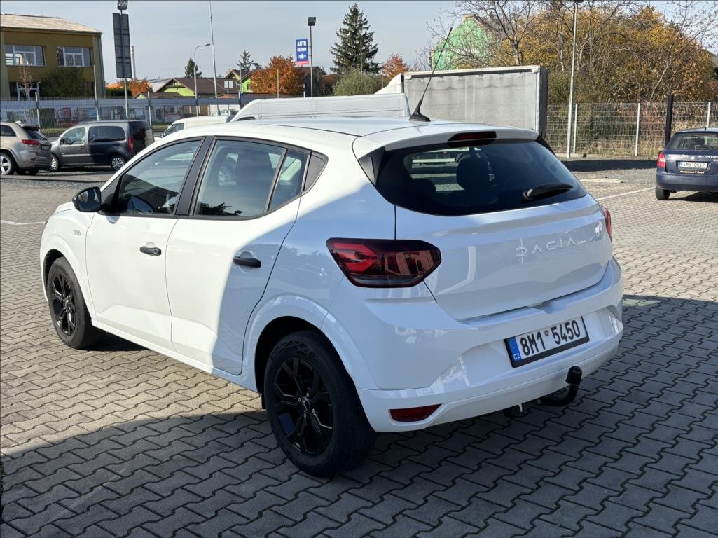 Dacia Sandero Hatchback 999,0 49 kw