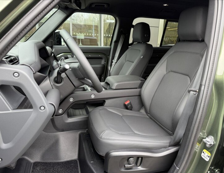 Land Rover Defender SUV / Terénní 3,0 l 184 kw