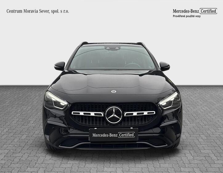 Mercedes-Benz GLA 8