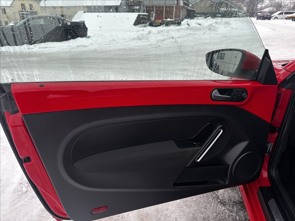 Volkswagen Beetle Hatchback 1,2 l 77 kw