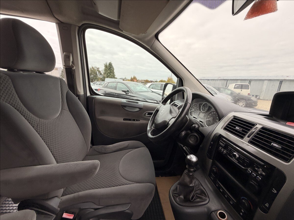 Peugeot Expert Tepee MPV 2,0 l 120 kw