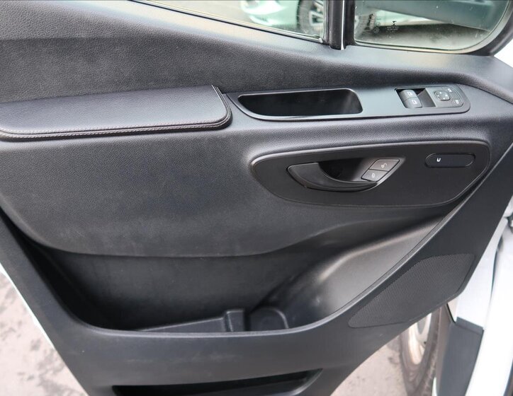 Mercedes-Benz Sprinter 16