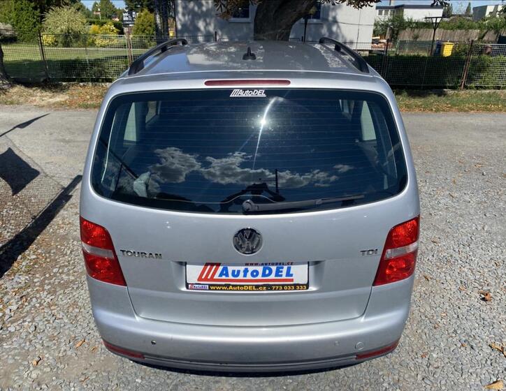 Volkswagen Touran 6