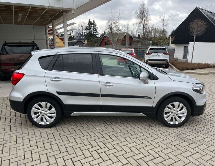 Suzuki SX4 S-Cross SUV / Terénní 998,0 82 kw