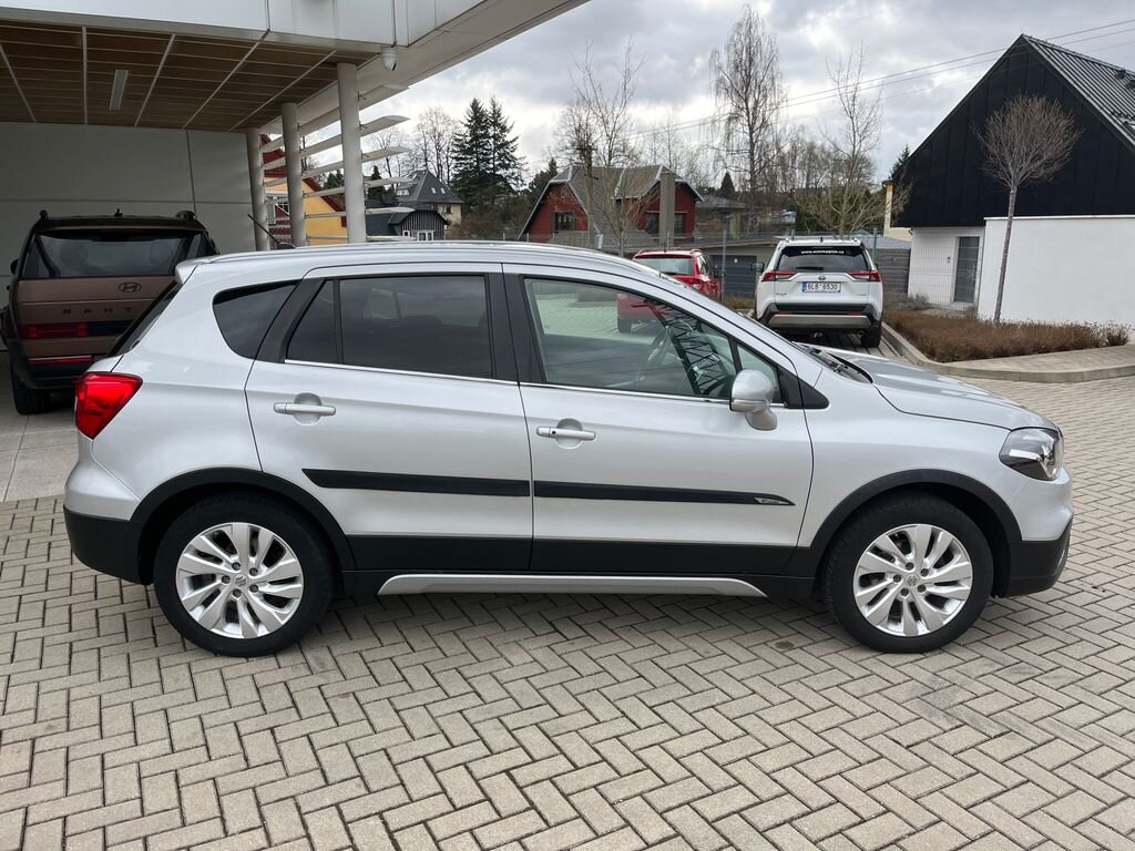 Suzuki SX4 S-Cross SUV / Terénní 998,0 82 kw