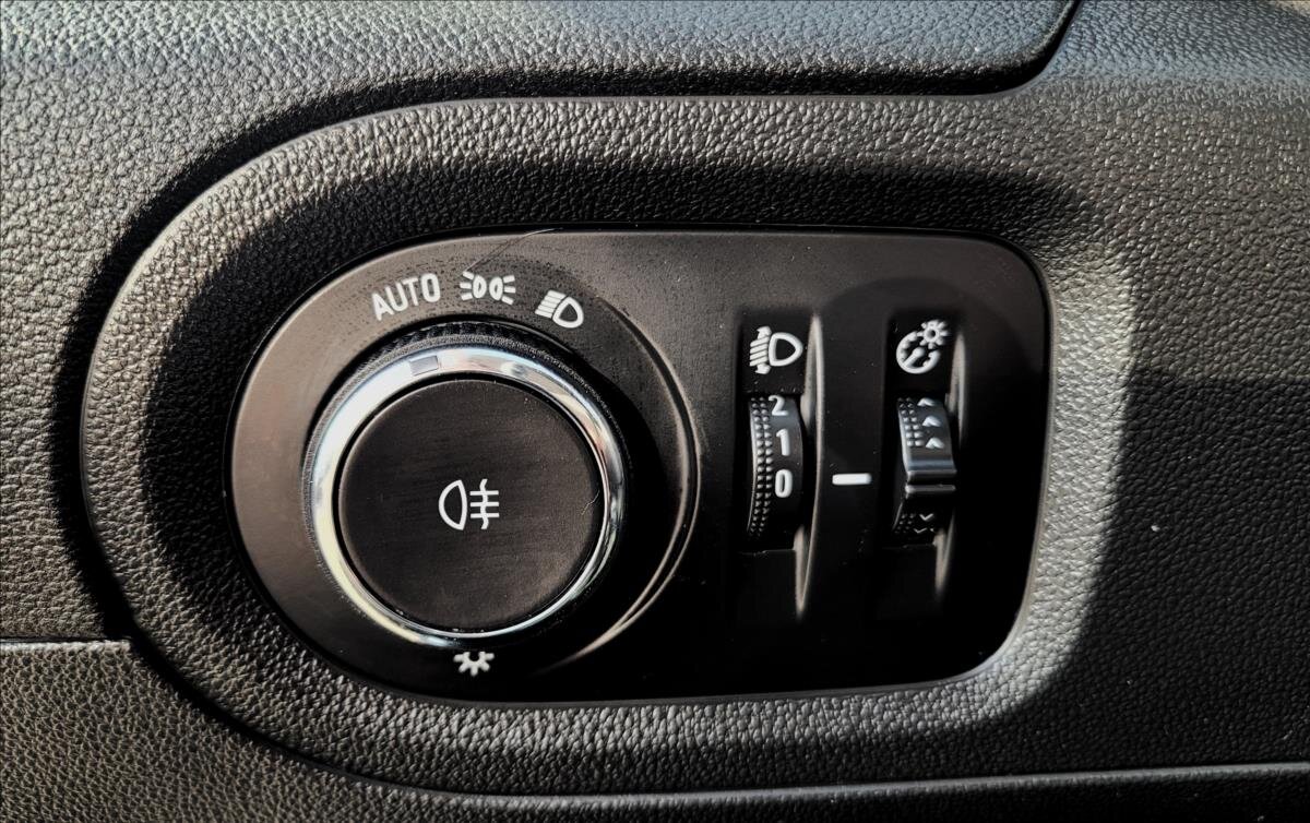 Opel Grandland X SUV / Terénní 1,5 l 96 kw