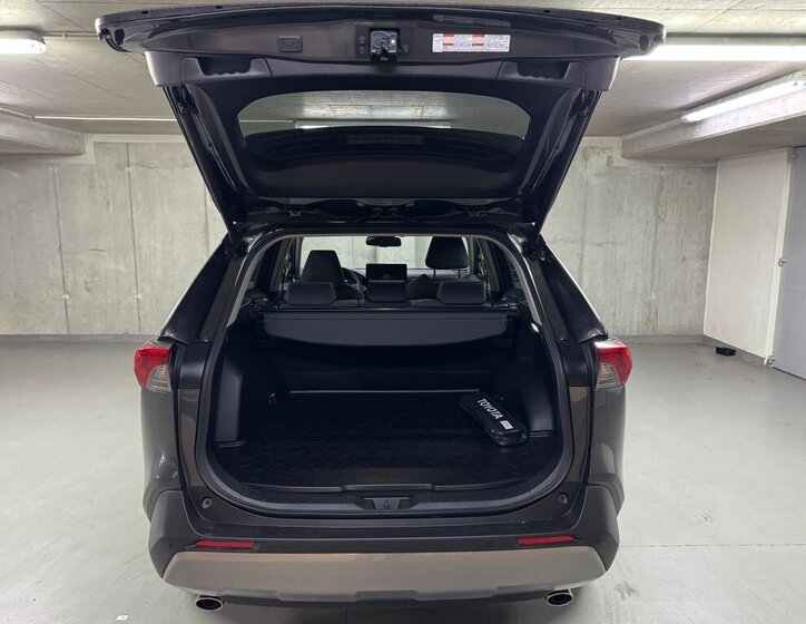 Toyota RAV4 SUV 2,5 l 163 kw