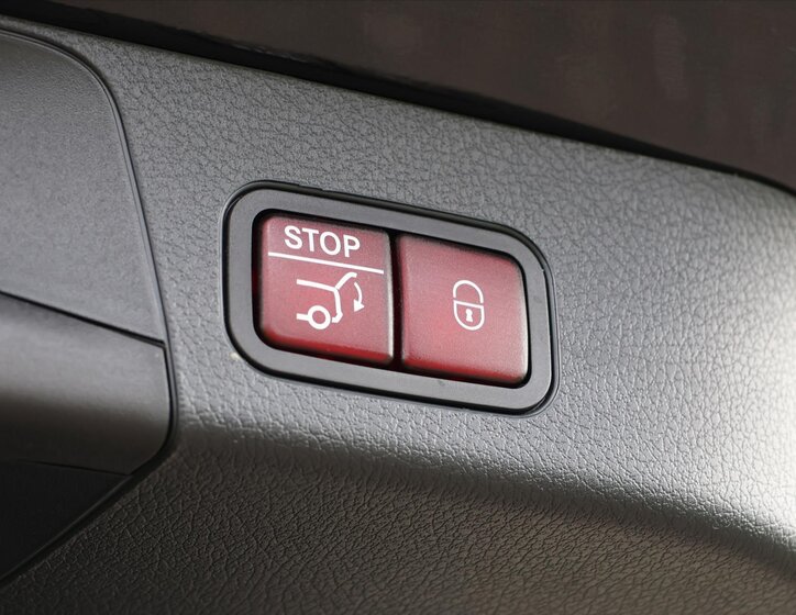 Mercedes-Benz GLB 12