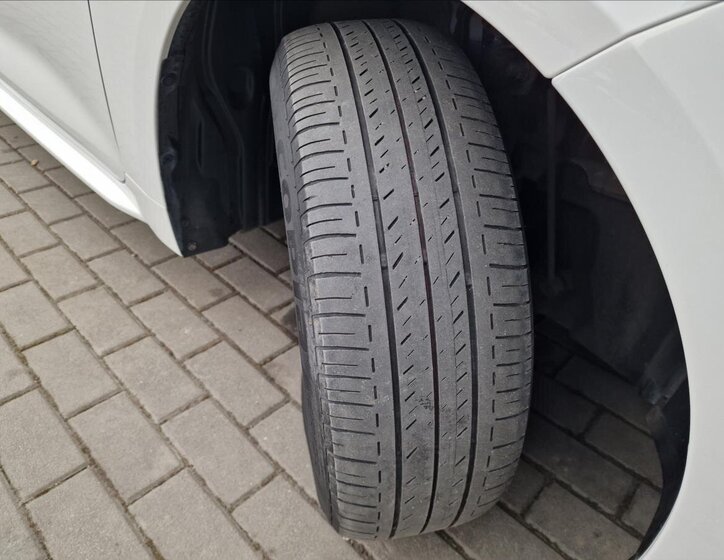 Toyota Corolla Kombi 1,8 l 72 kw