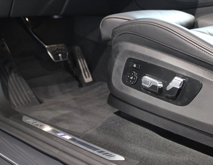 BMW X5 SUV / Terénní 3,0 l 210 kw