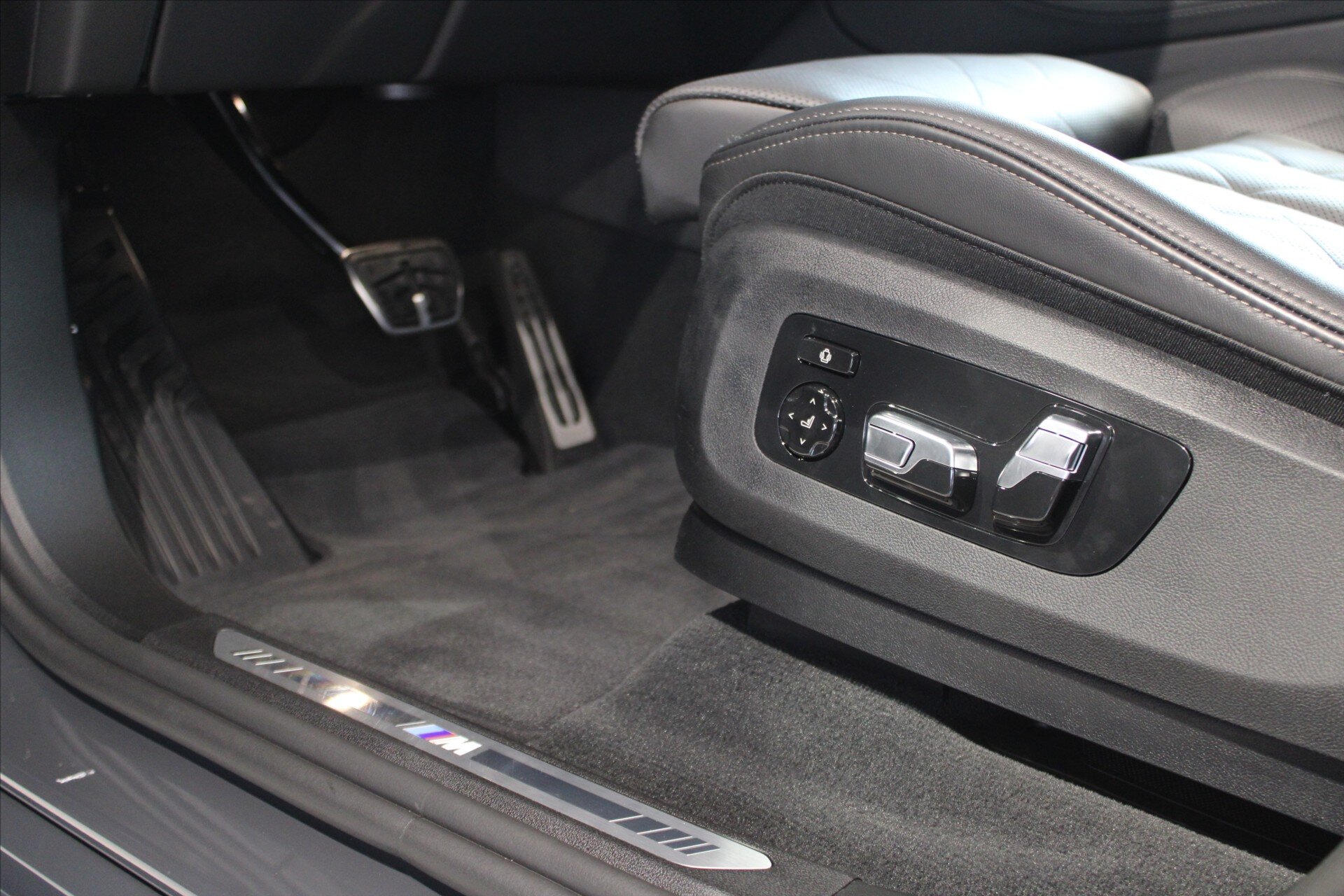 BMW X5 SUV / Terénní 3,0 l 210 kw