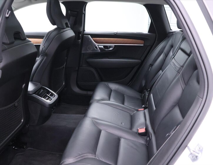 Volvo V90 Kombi 2,0 l 173 kw