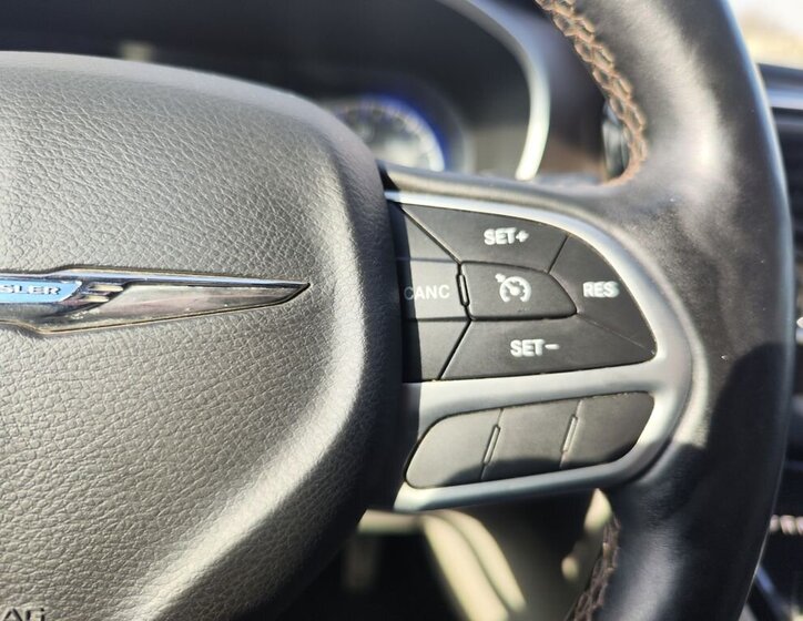 Chrysler Pacifica MPV 3,6 l 214 kw