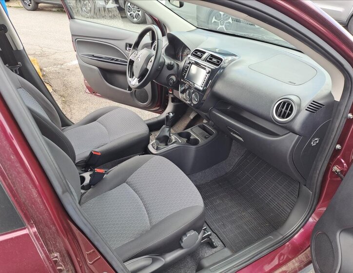 Mitsubishi Space Star 8