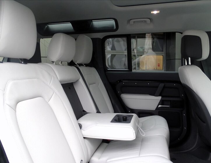 Land Rover Defender SUV / Terénní 5,0 l 313 kw