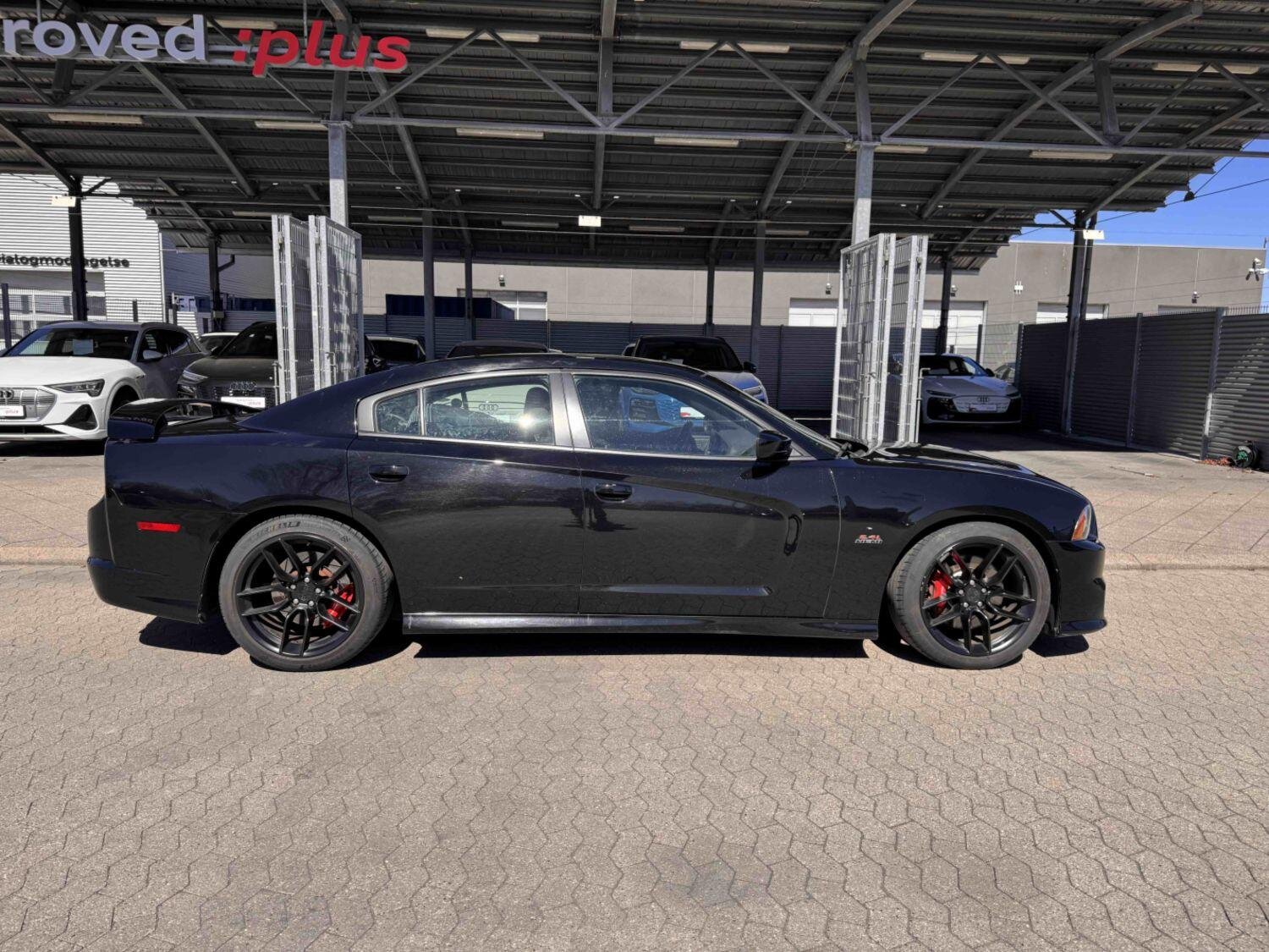 Dodge Charger Sedan / Limuzína 6,4 l 351 kw