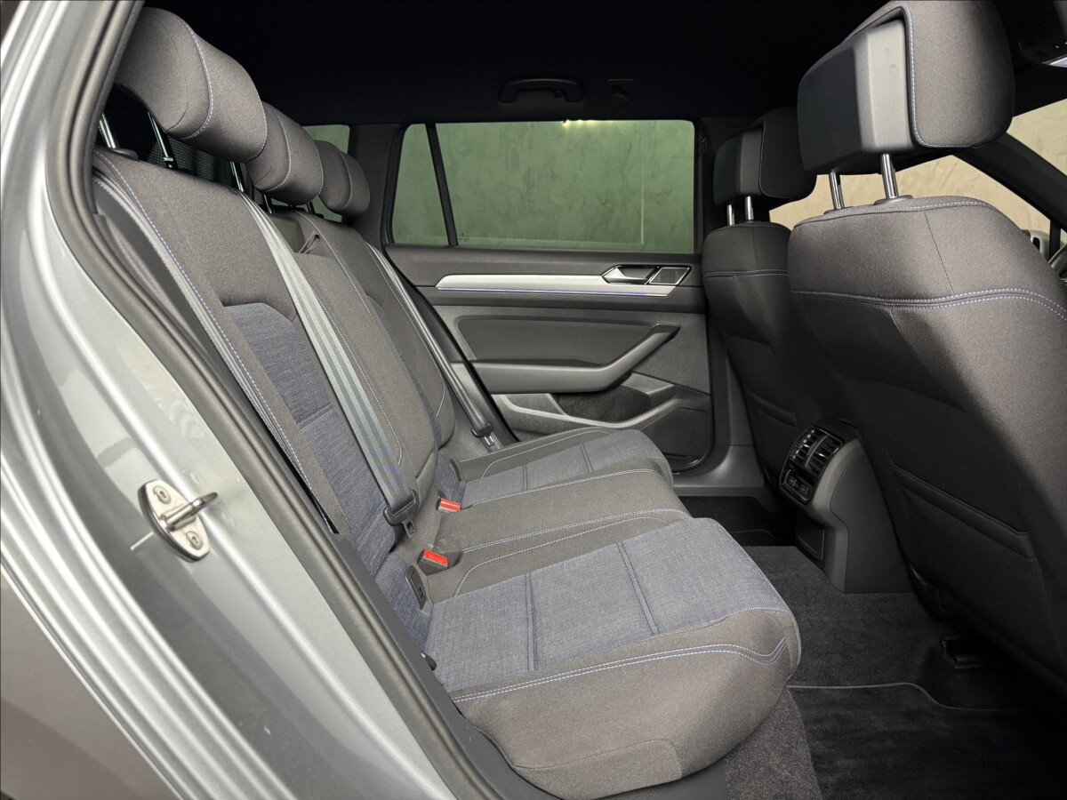 Volkswagen Passat Kombi 1,4 l 160 kw