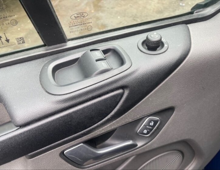 Ford Transit Kombi 2,0 l 95 kw