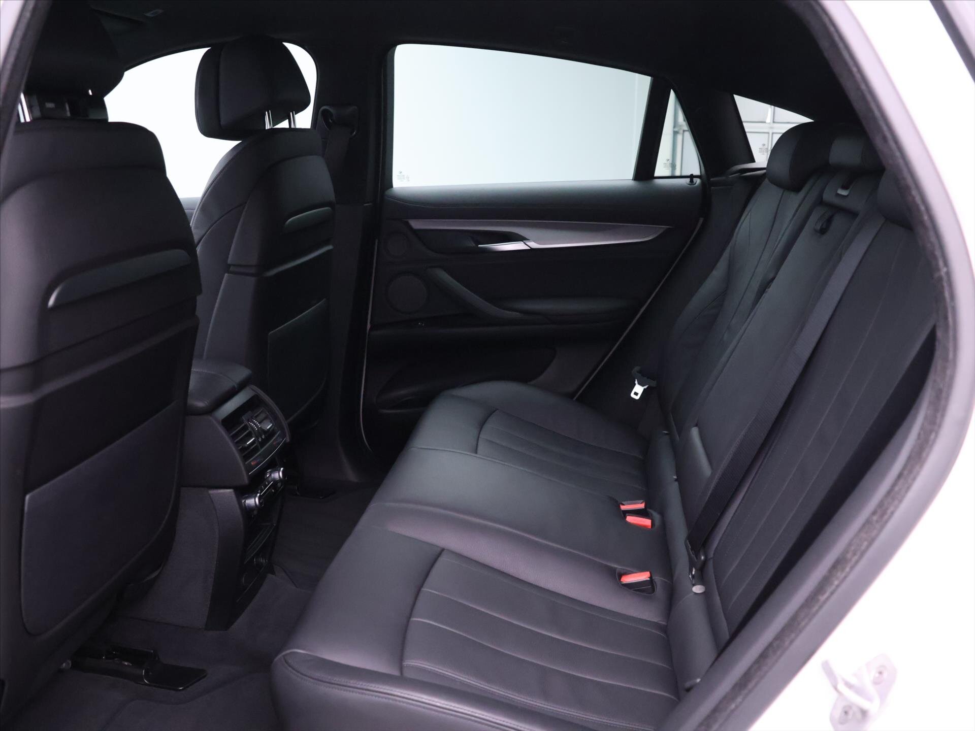 BMW X6 SUV 3,0 l 280 kw