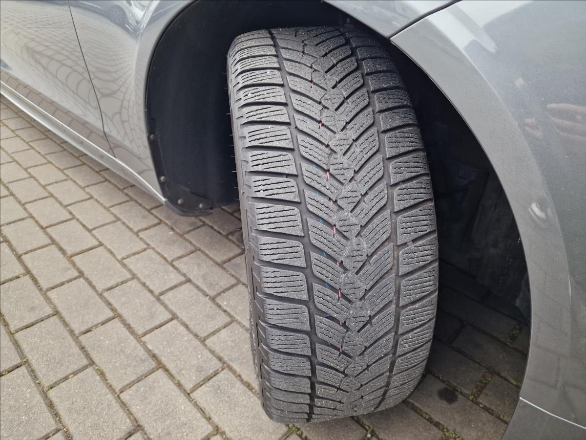 Volvo V90 Kombi 2,0 l 140 kw