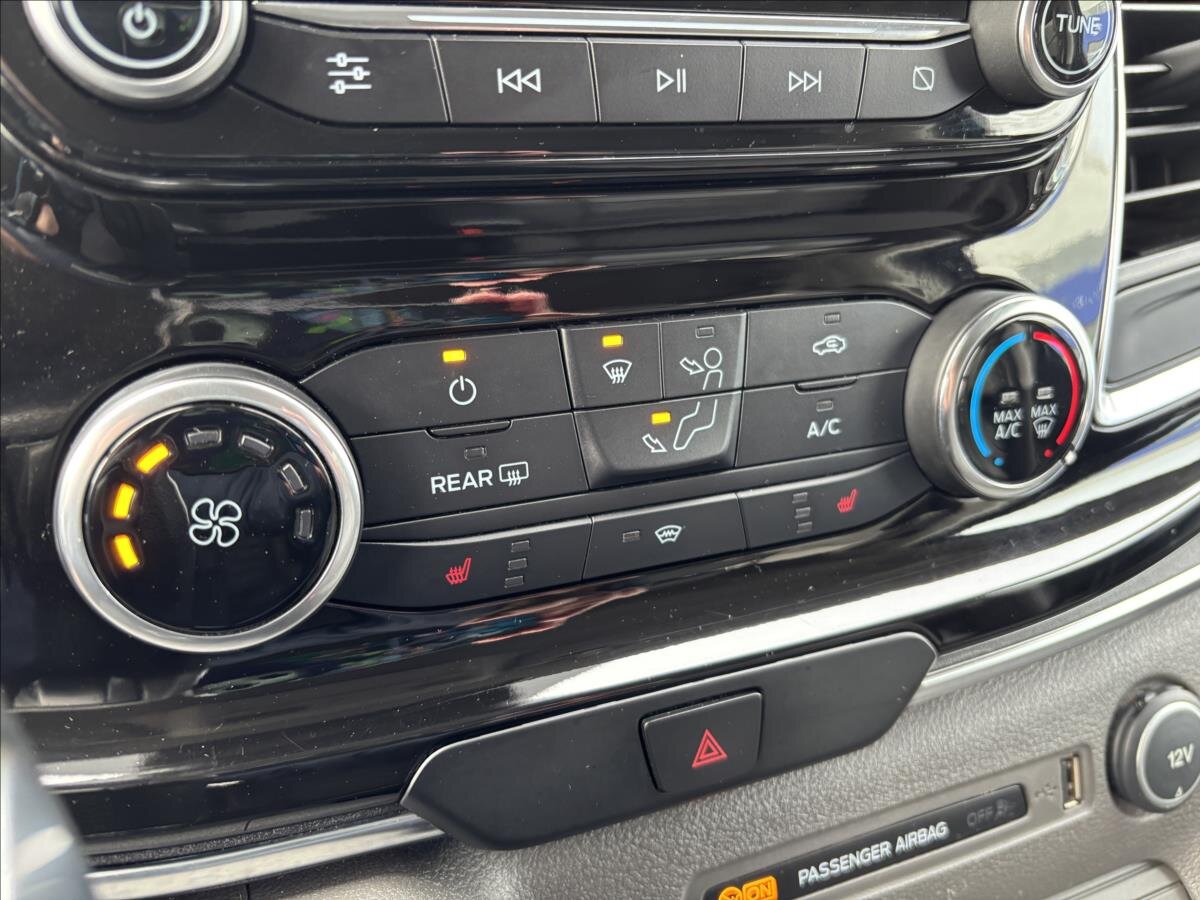 Ford Tourneo Custom Kombi 2,0 l 125 kw