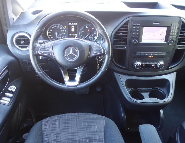 Mercedes-Benz Vito 12