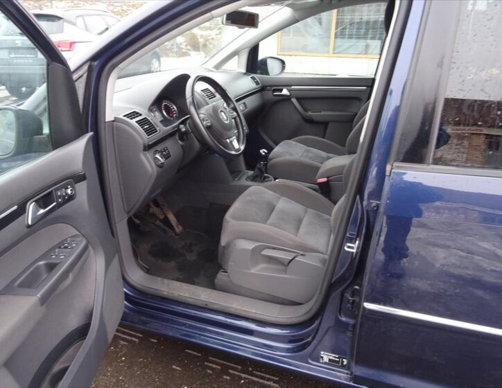 Volkswagen Touran MPV 1,2 l 77 kw