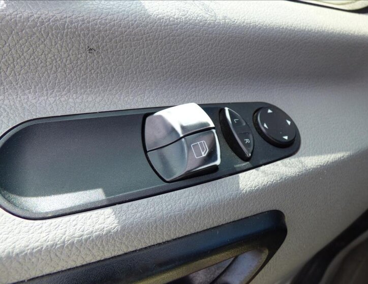 Mercedes-Benz Sprinter 13