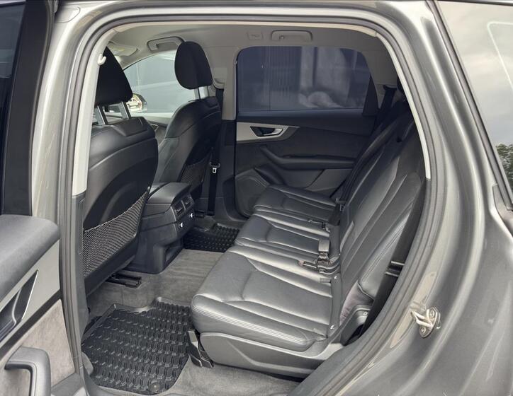 Audi Q7 12