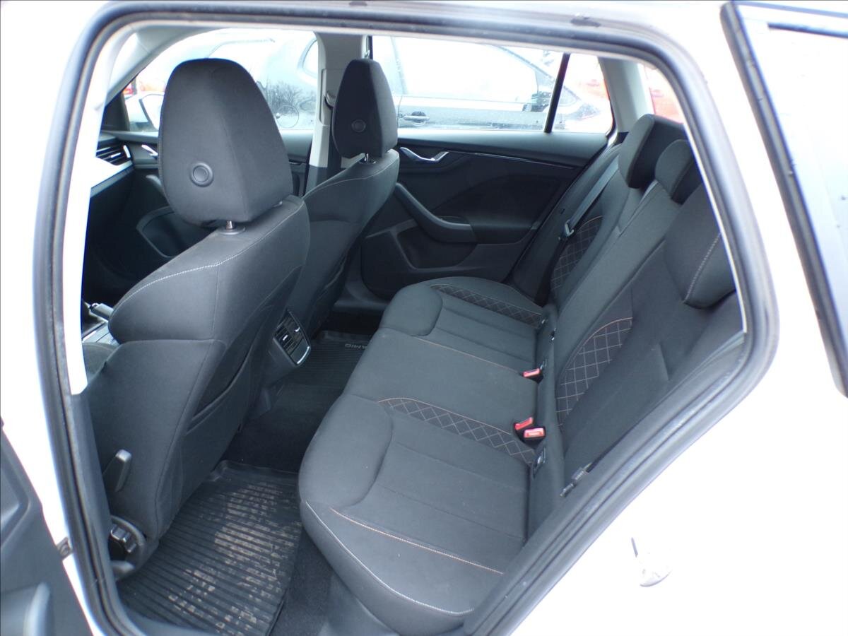 Škoda Kamiq Hatchback 999,0 70 kw