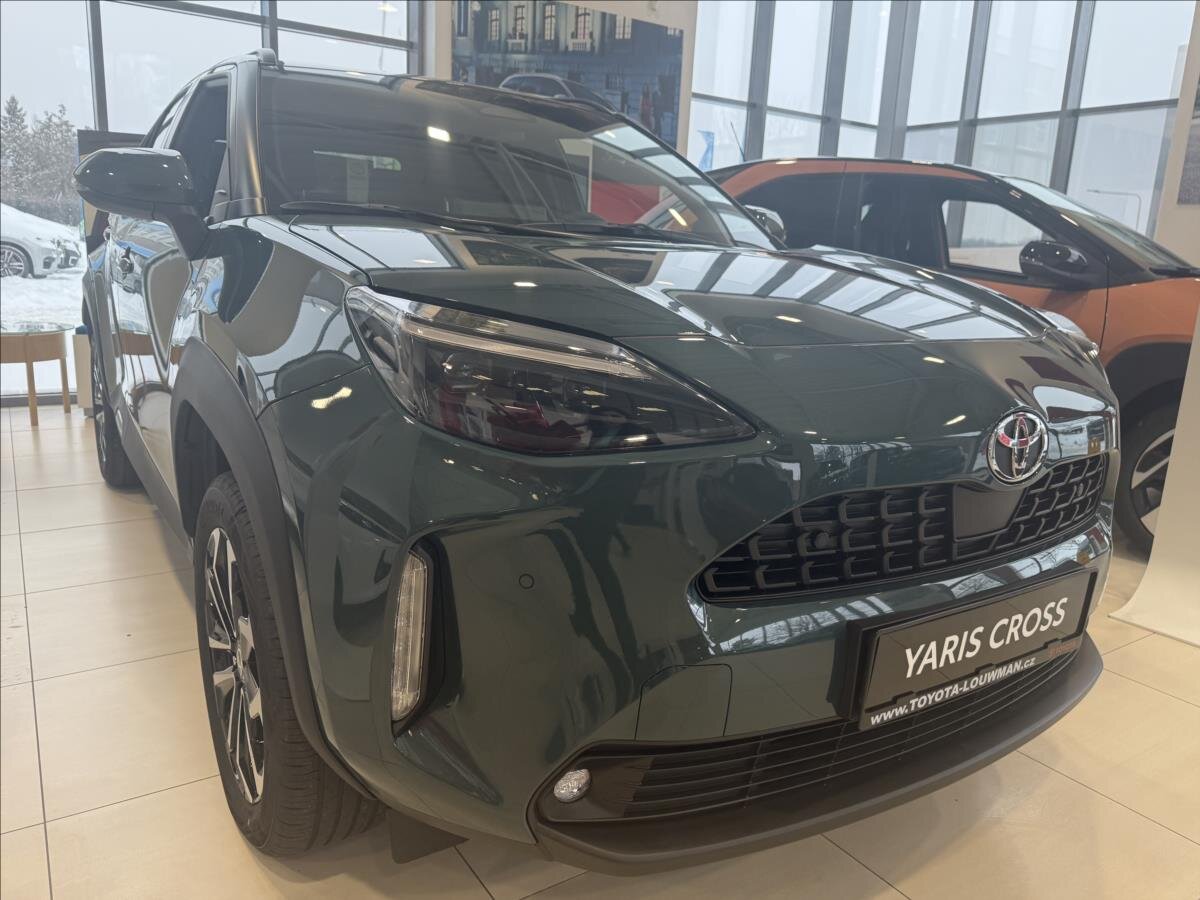 Toyota Yaris Cross SUV 1,5 l 96 kw