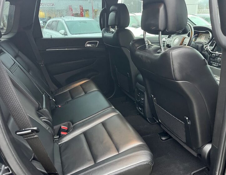 Jeep Grand Cherokee 9