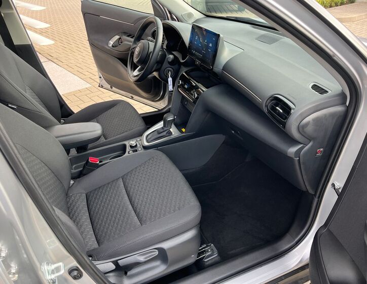 Toyota Yaris Cross 17