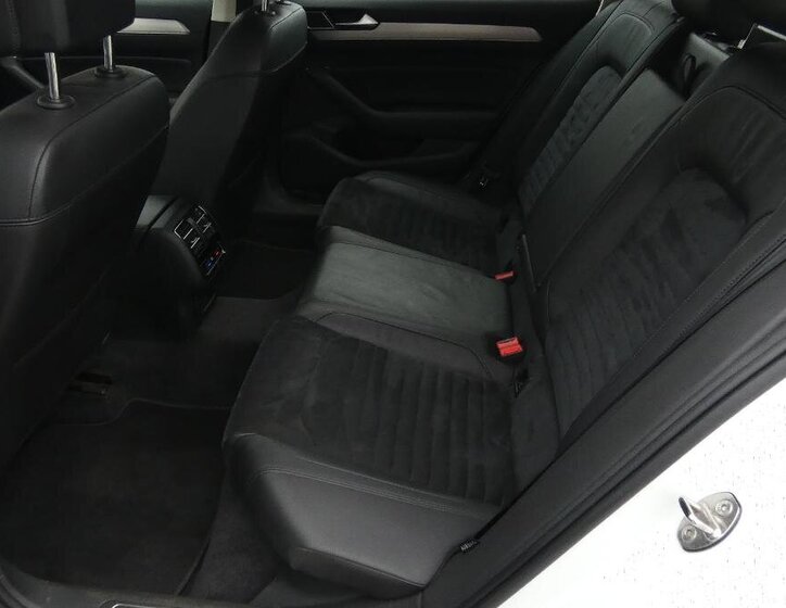 Volkswagen Passat 19