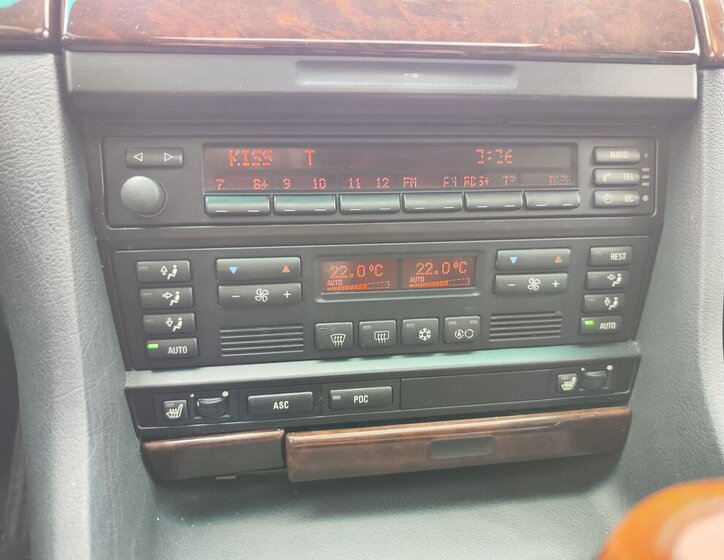 BMW Řada 7 Sedan / Limuzína 2,8 l 142 kw