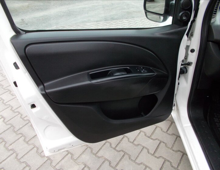 Opel Combo Skříň 1,6 l 77 kw