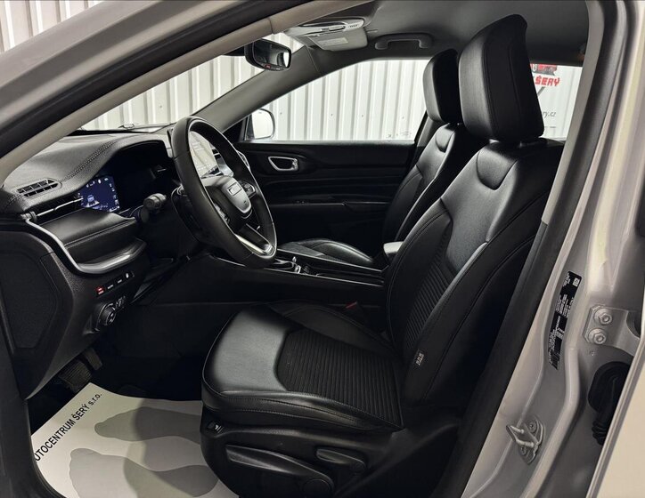 Jeep Compass SUV / Terénní 1,3 l 140 kw