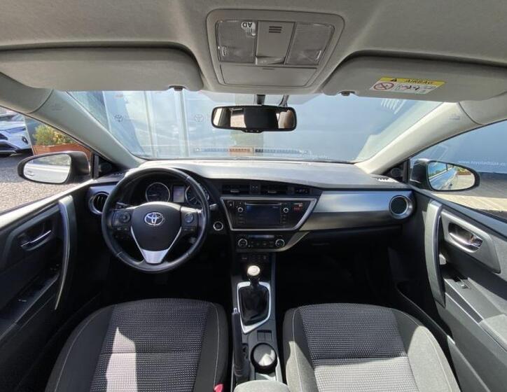 Toyota Auris 23